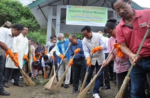 The Governor of Arunachal Pradesh Shri P.B. Acharya participating in a cleanliness drive at Longding, Longding District on 29th August 2017